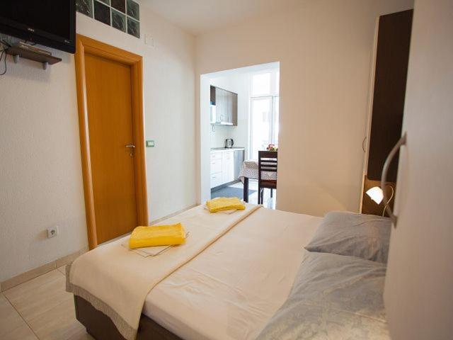 Apartmani Dana Макарска Екстериор снимка