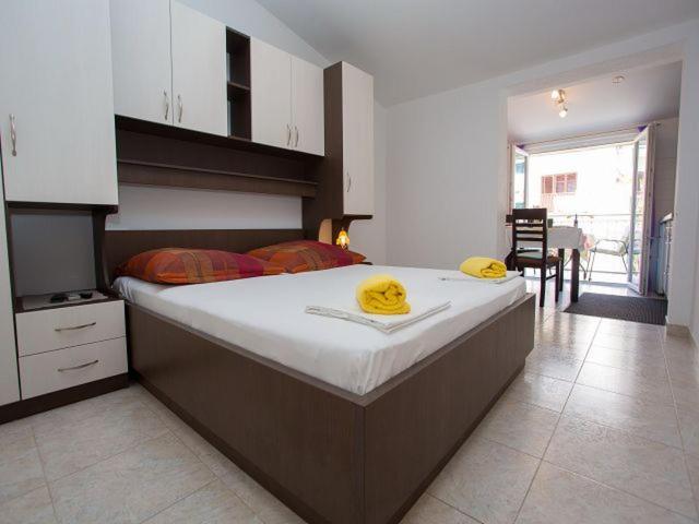 Apartmani Dana Макарска Екстериор снимка
