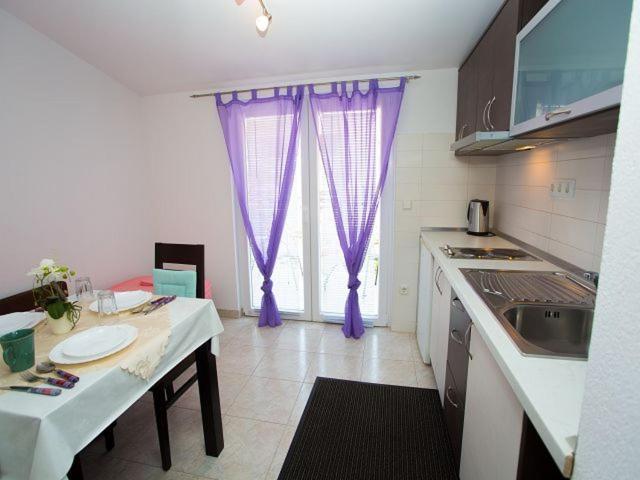 Apartmani Dana Макарска Екстериор снимка