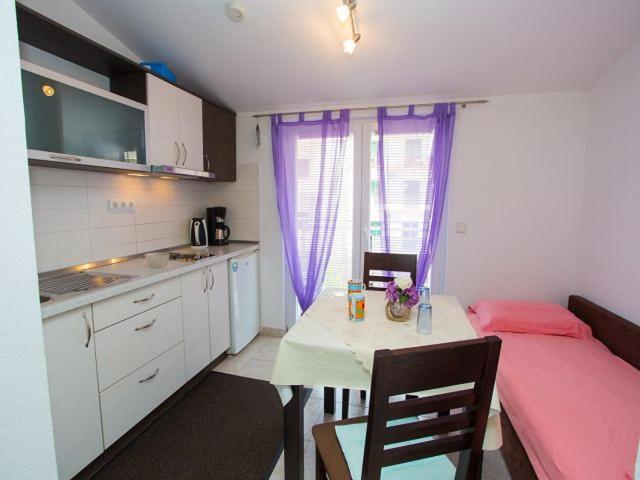 Apartmani Dana Макарска Екстериор снимка