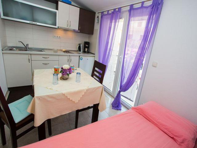 Apartmani Dana Макарска Екстериор снимка