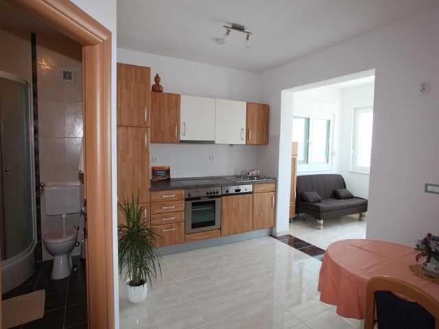 Apartmani Dana Макарска Екстериор снимка