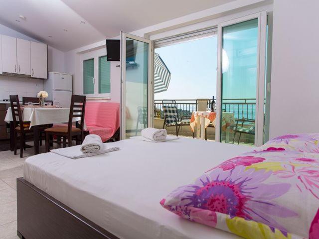 Apartmani Dana Макарска Екстериор снимка